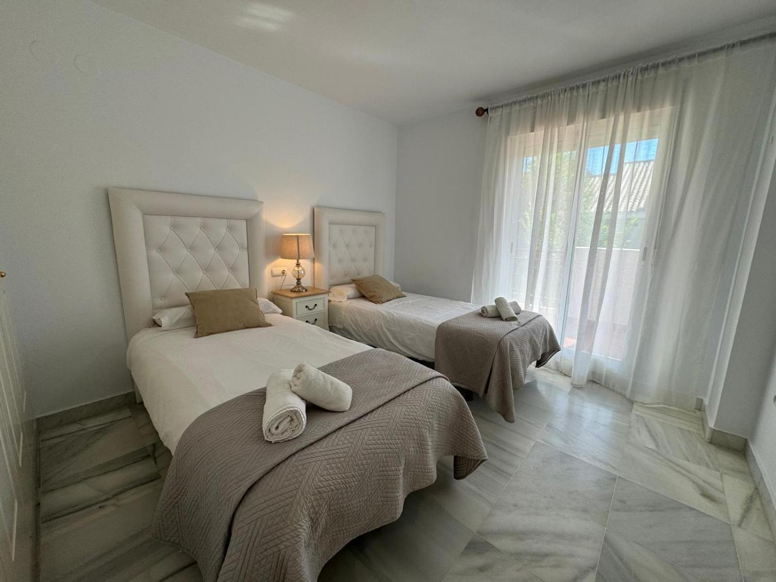 Apartamentos Naranjos Del Sol Марбелья Экстерьер фото